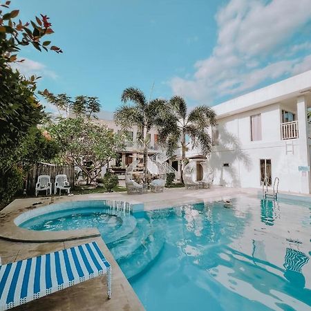 A Villas Resort & Restaurant Zamboanguita  Экстерьер фото
