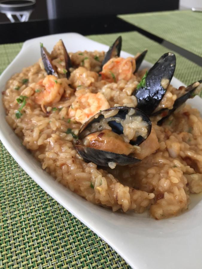 A Villas Resort & Restaurant Zamboanguita  Экстерьер фото
