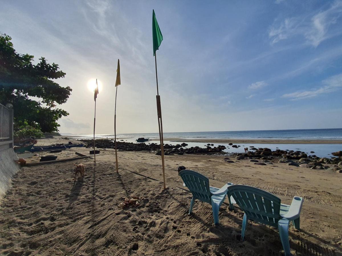 A Villas Resort & Restaurant Zamboanguita  Экстерьер фото