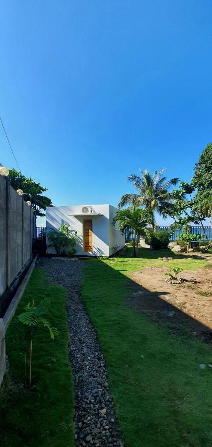 A Villas Resort & Restaurant Zamboanguita  Экстерьер фото