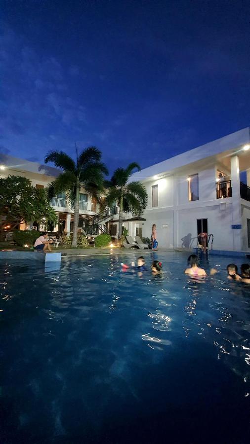A Villas Resort & Restaurant Zamboanguita  Экстерьер фото