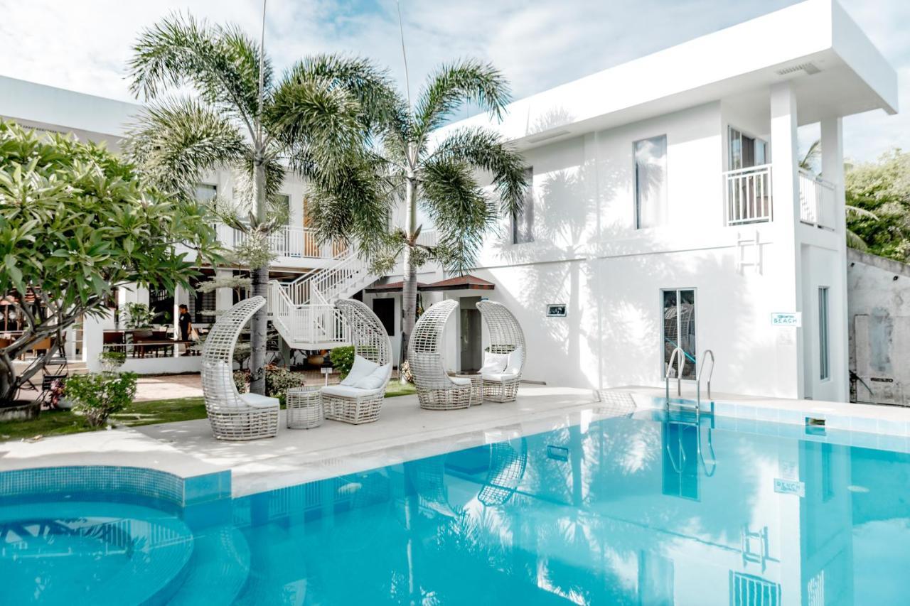 A Villas Resort & Restaurant Zamboanguita  Экстерьер фото